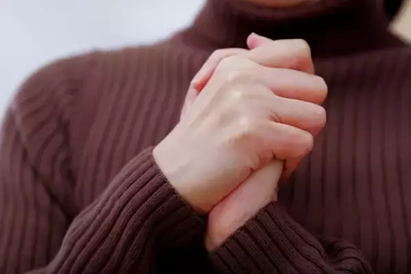 「その手のしびれは危ない？重大な病気が隠れている可能性も　受診の目安と予防法を医師が伝える」の画像