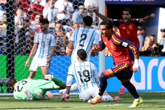 スペイン、16年ぶり2度目世界一　“メッシ完封の圧倒的火力”のサッカーで手にした王座に母国熱狂「サッカー史上、最もふさわしい勝利」【W杯】