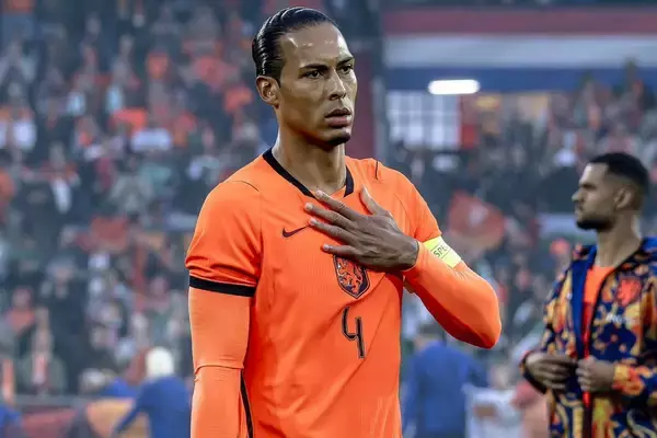 オランダはネガティブすぎる？　W杯で日本戦が控える34歳の大黒柱ファン・ダイクが漏らした批判への“本音”「楽観主義だって助けになる。うんざりだ」