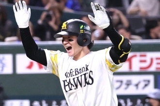 「正木智也がホークスの象徴すぎる」劇的弾での王手に熱狂！　26歳大砲の延長サヨナラ弾「えぐすぎて滅」