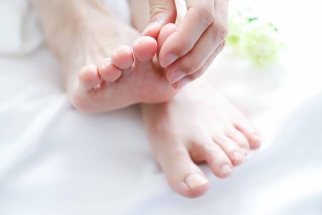 ヨガで紐解く体の不調　〜脚　外反母趾・こむら返り〜