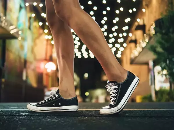 足裏に意識を向けて！何気なく「歩く」を変えてみる