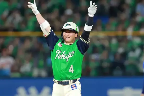 「持ってる男」「昔の稲葉を思い出すぜ」ヤクルト5年目外野手のサイクル安打に冷めぬ熱狂！第1子誕生も報告 ファンは「この笑顔を守りたい」
