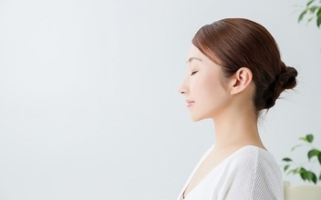 口の周りの筋肉を鍛える「あいうべ体操」とは