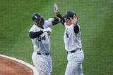 「「つよくね？」ホワイトソックス5連勝で待望の貯金「1」　村上宗隆、3打席連続四球で3度出塁…ウイニングボール掴みガッツポーズ」の画像1