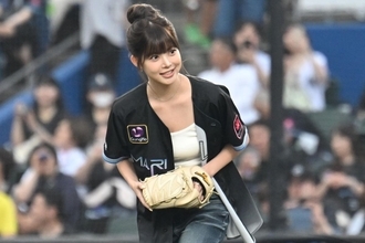 「可愛く見せる魔法でも持ってんの？」マリンに降臨した“お団子ヘア”の19歳がファン魅了…「控えめに言って結婚してください」