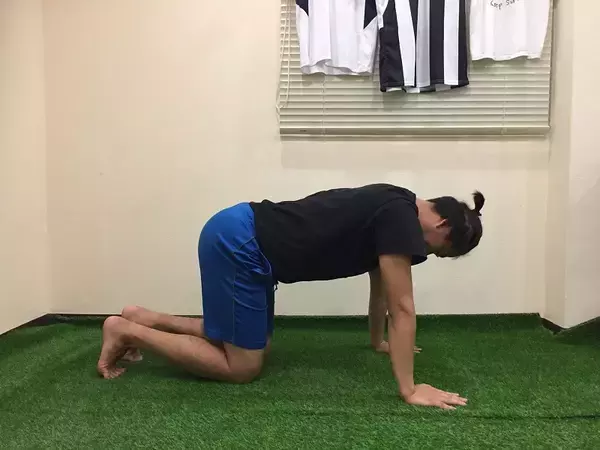 スッキリ脚を手に入れる！スポーツトレーナーが実践「脚のストレッチ①」