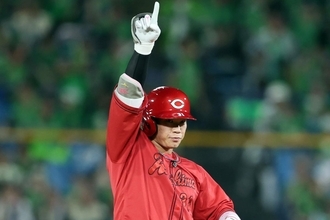 「欲しい球団は多いだろう」今オフFAの目玉となるか　圧巻の.324　佐藤輝明に次ぐ“2位”の広島28歳捕手に各球団ファンから熱視線「複数ポジションできるのはデカイ」