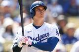 「5月打率.129と苦しむ　大谷翔平はなぜ打てなくなったのか　看過できない“パワー不足”の異変「ホームランになる打球が、今はレフトフライで終わる」」の画像1