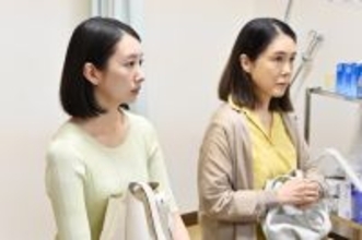 『フェイクマミー』第8話 “薫”波瑠、母“聖子”筒井真理子のガン再発を知る