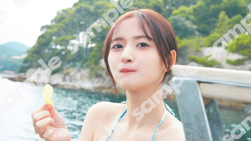 乃木坂46・金川紗耶、水着姿でポテチを味わう！　1st写真集封入特典ポストカード絵柄6種解禁