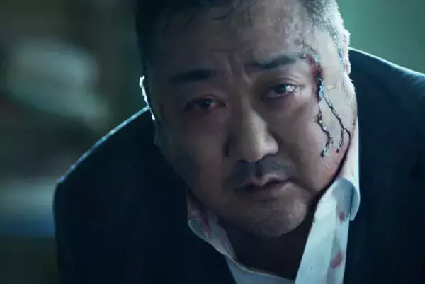 マ・ドンソク、今度の敵は＜悪魔＞　ホラーアクション『悪魔祓い株式会社』場面写真一挙解禁