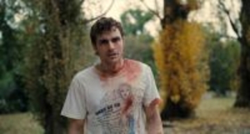 “離れるため”に血みどろになっていく『トゥギャザー』場面写真解禁 「体を密着させたままトイレに」過酷な撮影エピソードも