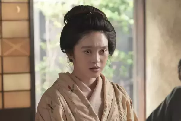 明日の『ばけばけ』“トキ”高石あかり、ついに家族に“ヘブン”トミー・バストウとの結婚を伝える