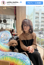 柏木由紀子78歳、ワンちゃんOKカフェでほっこり　癒やしの近影に反響