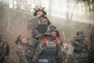 『豊臣兄弟！』“信長”小栗旬、“藤吉郎”池松壮亮の捨て身すぎる行動にあ然　ネットも衝撃「すごい忠誠心」「覚悟決まりすぎ」