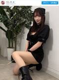 「SNSで大人気の“日本一美しいドラマー”、“ミニスカ黒ナース”コスに騒然「ドキドキしちゃいます」」の画像1