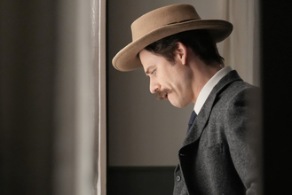 『ばけばけ』“ヘブン”トミー・バストウ、衝撃の言葉にネット驚き＆同情続々「不穏」「人間不信MAX」（ネタバレあり）