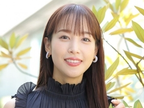 鷲見玲奈、ドレス姿で“美人ピアニスト”風ショット「めちゃくちゃ上手そうな雰囲気」の声