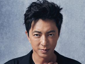 こんな爽やかな50代いる!?　大沢たかお、白シャツ×白タンクトップ姿に反響