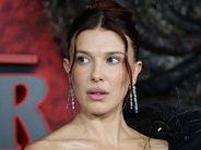 ミリー・ボビー・ブラウンが22歳に　昨年養子に迎えた娘との2ショットを披露