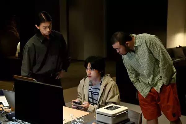 『シナントロープ』“都成”水上恒司、まさかの人物と再会　ネット驚き「ただの泥棒？」「味方？」