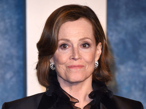 シャイア・ラブーフの父、シガニー・ウィーバーに言い寄り平手打ちされていた