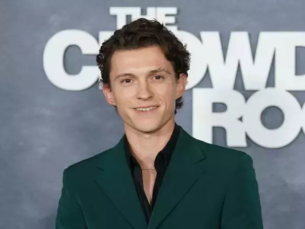 まさかのトムホ違い！　トム・ホランドのボーナスが、英俳優トム・ホランダーに！