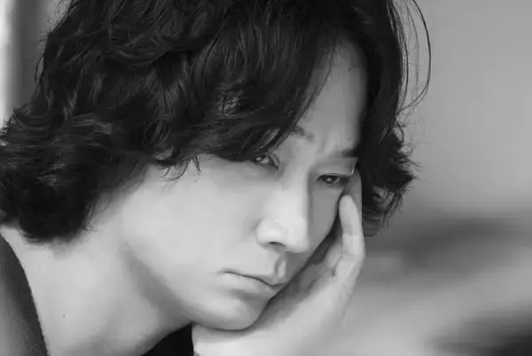 綾野剛主演『星と月は天の穴』、主人公・矢添の”こじらせた日常”から目が離せない！　新動画解禁