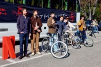 『ストレンジャー・シングス』キャスト4人＆ダファー兄弟が来日！　増上寺→中野で日本を満喫