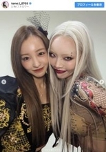 板野友美、ちゃんみなとの“意外な関係性”を明かす　紅白オフショットに反響「びっくり」