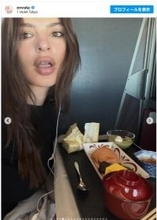 エミリー・ラタコウスキーが恋人と来日　桜並木やホテルでくつろぐショットを投稿