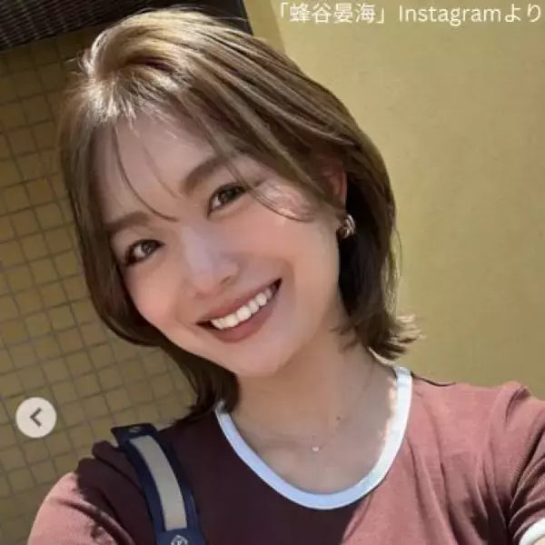 2児の母と思えない！ 人気芸人と結婚したモデル美女が家族の夏休み報告　美スタイルにファンほれぼれ