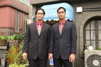三谷幸喜脚本ドラマ『もしがく』、第9話に佳久創の双子の兄・佳久耀が登場　まるで同一人物な“双子コーデ”を披露