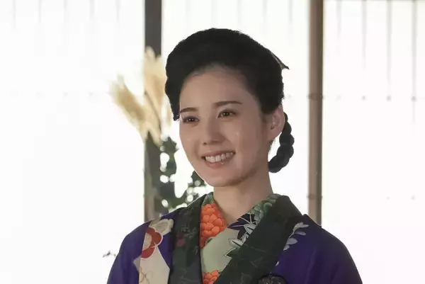 『ばけばけ』知事の娘“リヨ”北香那、“ヘブン”トミー・バストウへのプレゼントに疑問の声「色が違う」「伏線？」