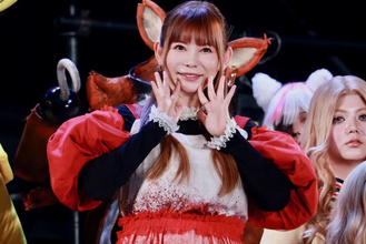 中川翔子、“血しぶきドレス”で出産後初の公の場　ホラー映画と乗り切る“子育て術”明かす＜東京コミコン2025＞