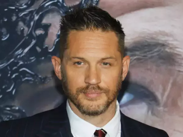 トム・ハーディ、主演ドラマ『モブランド』をクビになっていなかった！　シーズン3復帰に向けて調整中