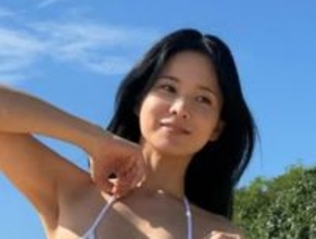 167cm現役の看護師グラドル31歳、ビーチで眩しすぎる美スタイルに絶賛の声！