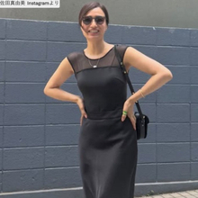 佐田真由美48歳、タイトなスカート姿で美スタイル全開！　「素敵」「カッコいい」　2児の母