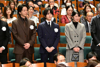 愛子さま、映画『ペリリュー』鑑賞　対面した板垣李光人が同級生トークに感激