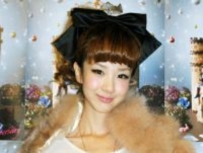 ほしのあきが49歳に！　かわいすぎるコスプレショットやお肌つるつるスッピンショットまで一気見