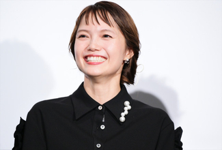 宮崎あおい、夫役の大泉洋に絶賛され照れ笑い「本当に可愛いです」