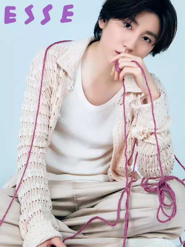 SixTONES京本大我、猫のようにゆるっと過ごす撮り下ろし写真掲載　「ESSE」5月号に登場