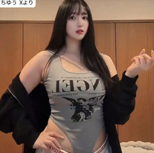 フォロワー500万の165cm美女、抜群のプロポーション際立つ姿にネット衝撃　「トイレどうすんの？って毎回聞かれる服」と紹介