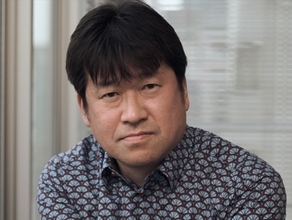 『爆弾』を佐藤二朗の隣で鑑賞!?　映画館びっくりエピソードに反響「おしっこ漏れるくらい怖い」