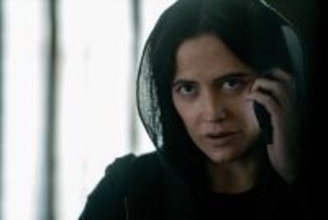 『ダーティ・エンジェルズ』地獄の戦場で見せたエヴァ・グリ―ンの新境地　場面写真解禁