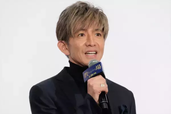 木村拓哉、『教場』舞台あいさつでポップコーン配るサプライズ　急接近に歓声