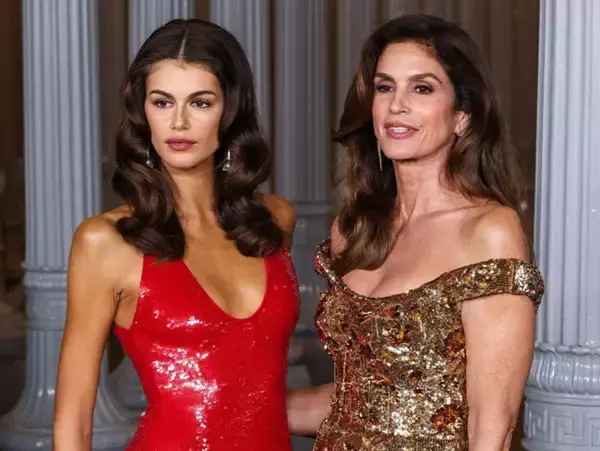 カイア・ガーバー＆シンディ・クロフォード、美しすぎる母娘2ショットに衝撃