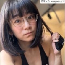 時東ぁみ38歳、ミニ丈のトレーニングウェア姿が「スタイル抜群」　背中もムキムキでネット衝撃