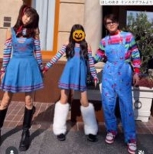 ほしのあき48歳、夫・三浦皇成＆娘と仲良しショット　ミニスカ着用で「若すぎる」「少女にしか見えない」